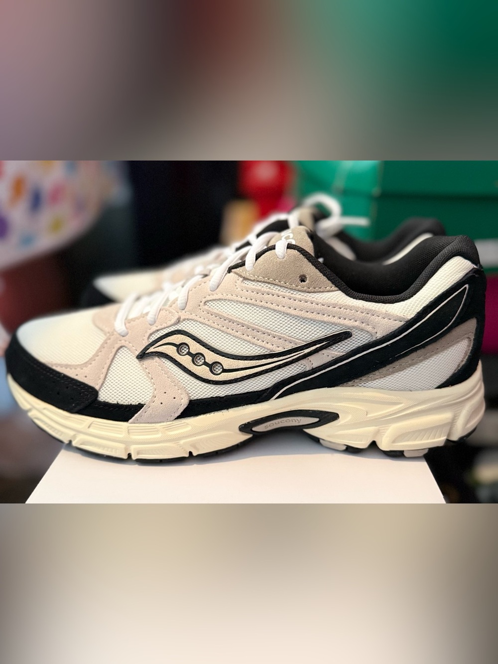 New Men’s Saucony Grid Ride Millennium Black and White Size 10 sneaker